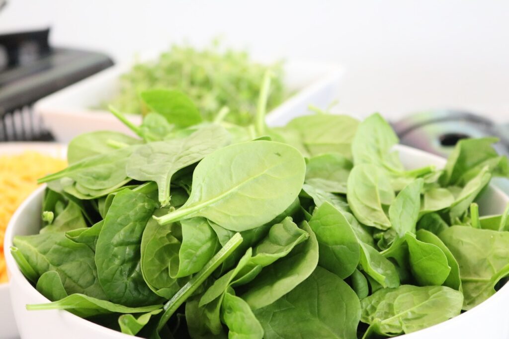 WHAT FOODS HELP BOOST MOOD Leafy greens