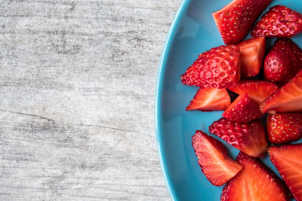 WHAT FOODS HELP BOOST MOOD Berries