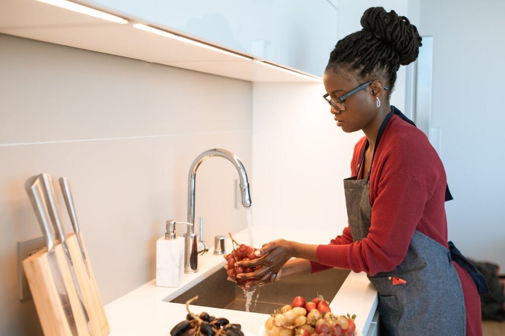 How to wash banana peel vs. cleaning other fruit peels