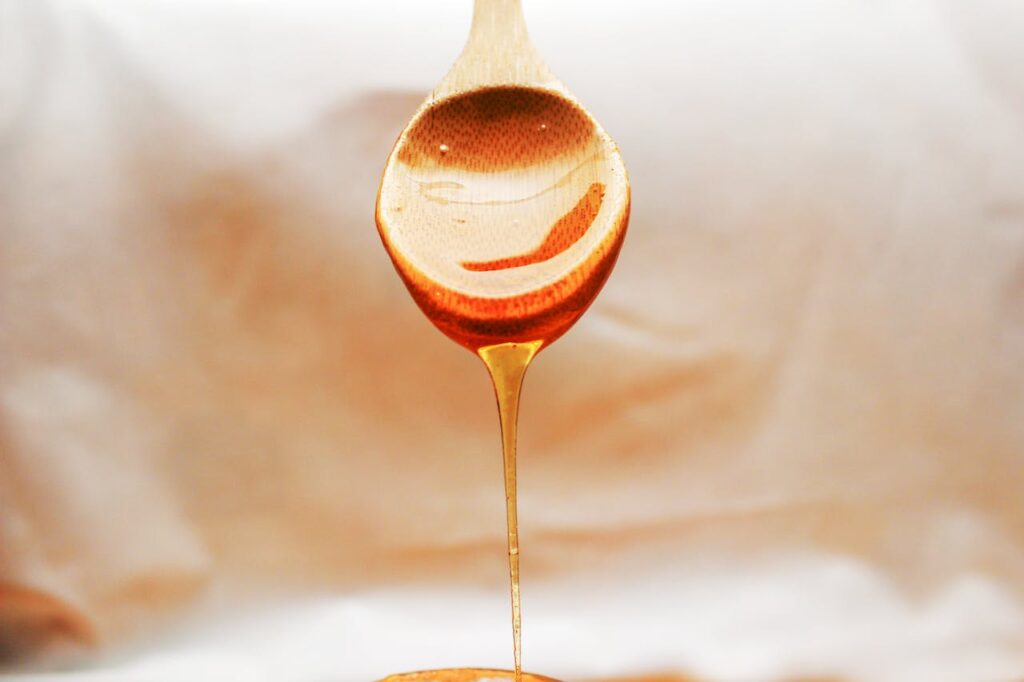 Why Do We Use a Wooden Spoon for Honey Benefits